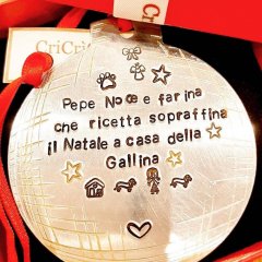 Palla di Natale con frase personalizzata incisa a mano